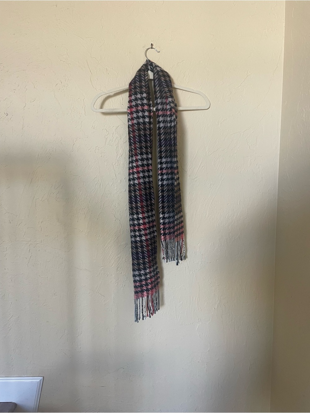 Steve Madden Plaid Fringe Scarf in Pink, Black & White